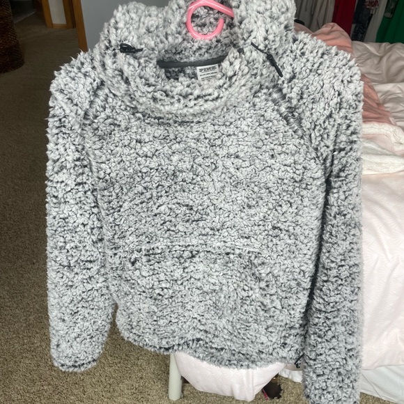 Fluffy PINK sweater - Picture 1 of 2